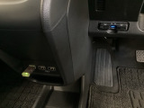自社整備工場で点検整備をおこなってからお渡ししています。車検が残っている場合は『12ヶ月点検整備』を、車検整備付きの場合は『車検整備』をおこないます。整備費用は車両本体価格に含まれています。
