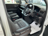 室内もきれいです。運転席・助手席シートヒーター付です。