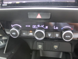 オートエアコンのお車ですので室内の温度をスムーズに調整してくれます♪