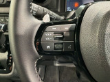 ステアリングにオーディオ操作スイッチが付いています。オーディオ画面に直接タッチしなくても操作が出来ますので、運転に集中できます。