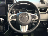 インテリアに合わせたデザインのステアリングは、運転される方のことも考え、運転しやすい形状、大きさです。是非一度、実際に触ってお確かめください。