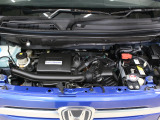 【エンジンルーム】Hondaならではの走り、i-VTECエンジン!街中や坂道での加速や高速道路での力強さが特徴です♪
