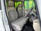 運転席シート廻りは使用感も少なく、良好な状態となっています。丁寧に使われていたことがよくわかりますね。