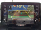 バックカメラ付きです。車庫入れがラクになります。