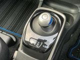 モーターによるスムースな走りに加え3つのドライブモードが未体験の運転感覚をもたらします。減速時は無駄なく回生発電した電力をバッテリーに充電してくれます!エコから力強くて爽快な走りまで自在に楽しめます