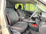 運転席シート廻りは使用感も少なく、良好な状態となっています。前オーナー様が丁寧に使っていたことがよくわかりますね。