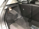トランクにもライトが付いてます。夜間や地下駐車場などで便利です。