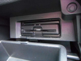 ETC2.0は運転席右下の小物入れ内に隠れてるので、安全性もあがります。