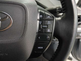 ステアリング右側には、運転支援機能を手元で操作できるスイッチ類を配置しています