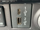 前席USB電源です。