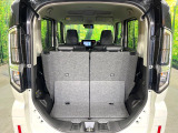 積み下ろしのしやすいデッキにはたっぷりと荷物を積み込んでいただけます。遊びから仕事まで、様々なシーンで頼れます♪
