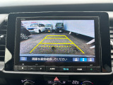 バックカメラも付いています! 運転が不慣れな方でも安心して駐車が可能です!