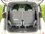 普段のお買い物や通勤、送迎等に十分な荷室スペースを確保しております。セカンドシートを倒すと、大きな荷物の積載も可能です♪