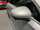 視認性が高い純正ミラーを採用しております。安全に運転が出来る様、一つ一つの部品に拘っているのがメルセデス・ベンツです。