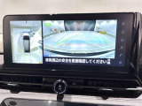 バックガイドモニター(リバース連動・アラウンドビュー付)で、後方を確認しながら安心して駐車することができます。運転初心者も熟練者も必須の機能ですよ!