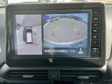 アラウンドビューモニターは車の全周囲をカメラで映しだして障害物や人を確認、周りの状況を確認しながら安全に駐車できる便利な装備になります。