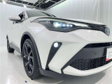 フォグランプ装着車です。暗い夜道の車両前方を明るく照らします
