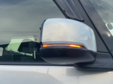 オシャレさと視認性を兼ね備えたLEDミラーウインカー♪