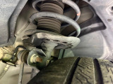 お車を安心してお乗りいただく為には、足回りの定期点検が欠かせません。サービスサポート(有償保証)では無料点検もご提供しており、安心のカーライフをお過ごしいただけるサポート体制が整っています。