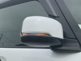 オシャレさと視認性を兼ね備えたLEDミラーウインカー♪