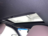 サンルーフ装備車両! 晴れやかな気分でドライブを楽しむことが出来ますよ♪
