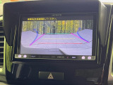 【バックカメラ】駐車時に後方がリアルタイム映像で確認できます。大型商業施設や立体駐車場での駐車時や、夜間のバック時に大活躍!運転スキルに関わらず、今や必須となった装備のひとつです!