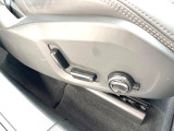 【メモリー機能付きパワーシート】ドライバーごとに設定したシート位置を記憶して、ボタン一つで切り替えできる便利な機能!運転する方が複数名いらっしゃるご家庭におすすめです。