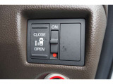 【パワースライドドアスイッチ】運転席から、後部座席の開け閉めが可能なボタンです!ワンプッシュで作動するので、手が塞がっている人などサポートに便利ですね♪