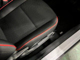 痛みの出やすい運転席シートの角、フロアマット、座面、ともに良好です