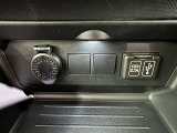 シガーソケット用の充電器が使用可能です!