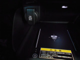 置くだけでワイヤレスで充電可能です。