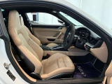 3リッター水平対向6気筒 24バルブ ツインターボ 385PS/6,500rpm 45.9kgfm/1,950~5,000rpm 8速PDK 245/35ZR20 305/30ZR21 Carrera Classic whee