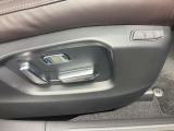 電動パワーシートで搭載車、キーレスでも登録可能です。