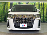 弊社では、全車『修復歴なし』のお車のみ取り扱っております。専任バイヤーによる厳選した仕入れの後、入庫後の車両チェックを行い、ネクステージが認定した高品質な中古車をご提供しております。