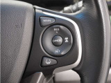 ◆アダプティブクルーズコントロール◆予め設定した車速内でクルマが自動的に加減速。前走車との適切な車間距離を維持しながら追従走行します。【LKAS】車線維持支援システムでステアリング操作を支援。