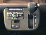 温度を設定すれば、自動で車内の温度管理をしてくれる優れものです♪ATミッションで運転楽々