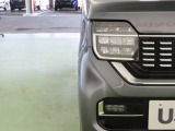 LEDヘッドライトは、点灯の瞬間から光量を発揮し、突然暗くなるトンネルなどでの安定感を高めます。