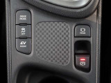 オートホールドは、ブレーキペダルから足を離しても車を停止状態に保つ機能で、運転の負担を軽減してくれますよ♪