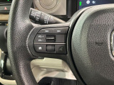 ステアリングにオーディオ操作スイッチが付いています。オーディオ画面に直接タッチしなくても操作が出来ますので、運転に集中できます。