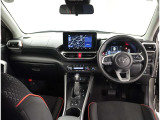 オシャレなインテリアで運転する気分も盛り上がりますよね^^