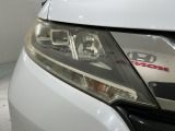 LEDヘッドライトは、点灯の瞬間から最大光量を発揮し、突然暗くなるトンネルなどでの安定感を高めます。