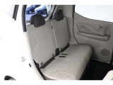 ■車内クリーニング■専門スタッフが見えないところまで徹底洗浄!車内のニオイもリフレッシュ!目に見えないところまで美しくがモットーです。だから、当店の中古車は内装にも自信があります!