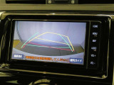 バックガイドモニターで、後方を確認しながら安心して駐車することができます。運転初心者も熟練者も必須の機能ですよ!