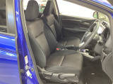自社整備工場で点検整備をおこなってからお渡ししています。車検が残っている場合は『12ヶ月点検整備』を、車検整備付きの場合は『車検整備』をおこないます。整備費用は車両本体価格に含まれています。
