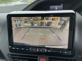 バックガイドモニターで、後方を確認しながら安心して駐車することができます。運転初心者も熟練者も必須の機能ですよ!