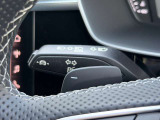 車線のはみ出しをシステムが監視、フォローし、認識したレーン内の走行をキープする「アクティブレーンアシスト」のスイッチはウインカーレバーの先端にあります。
