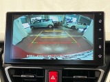【バックカメラ】 駐車時に車両後方の様子を見ることができるので、運転の不安を軽くします。