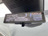 インテリジェントルームミラー リヤカメラの画像が映し出されます。