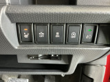 運転席から操作しやすい各種スイッチ