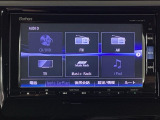 純正メモリーナビとバックカメラ付☆bluetoothオーディオでドライブも好きな音楽を聴いて楽しめます。TV視聴も可能です☆